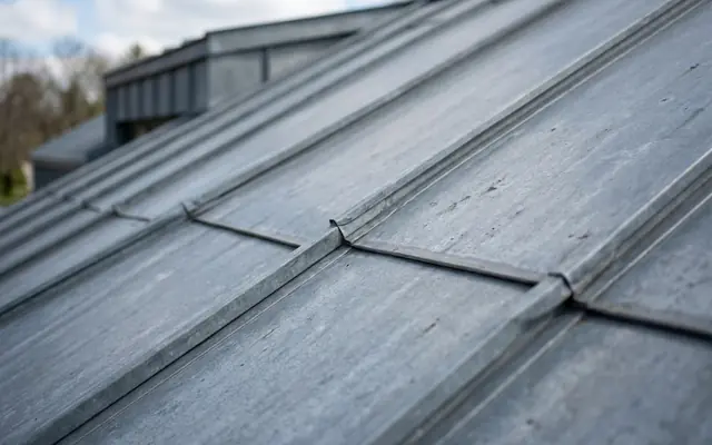 Nettoyage toiture bac acier / zinc à Rennes